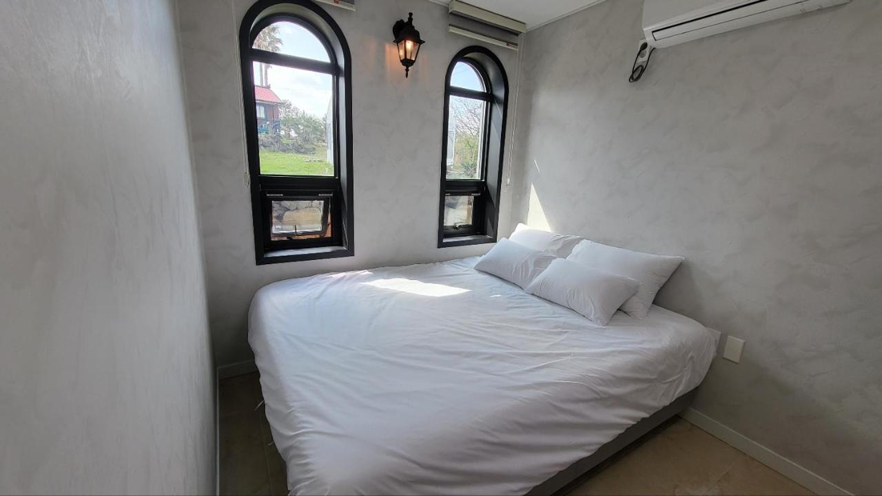 Aewol Coast 34 Hotel เมืองเชจู ภายนอก รูปภาพ